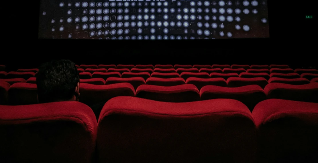membuat-bioskop-ala-anak-kos